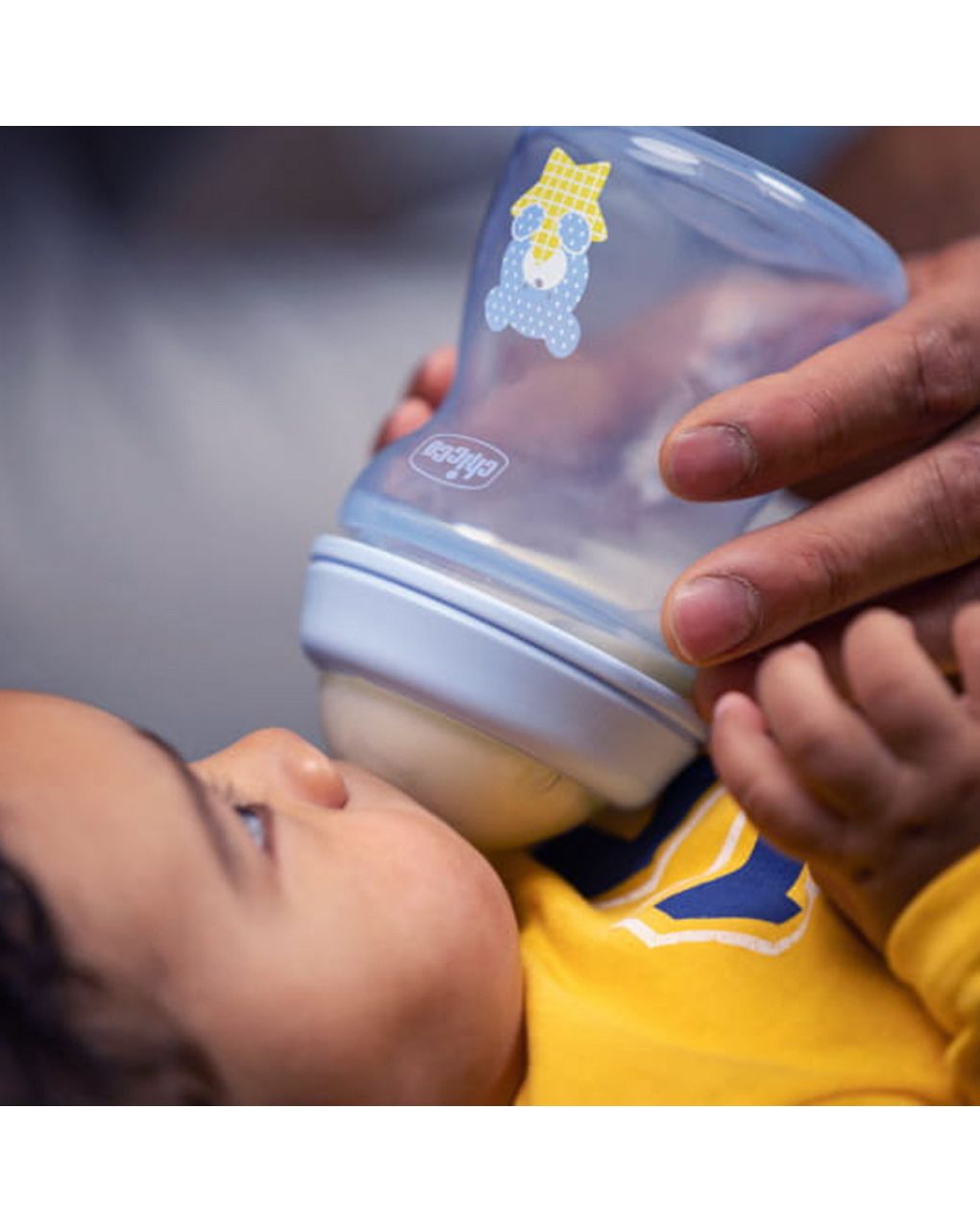 Chicco πλαστικό μπιμπερό natural feeling 250ml με θήλη σιλικόνης μέτριας ροής 2m+ σιέλ a60-80825-21 - Chicco