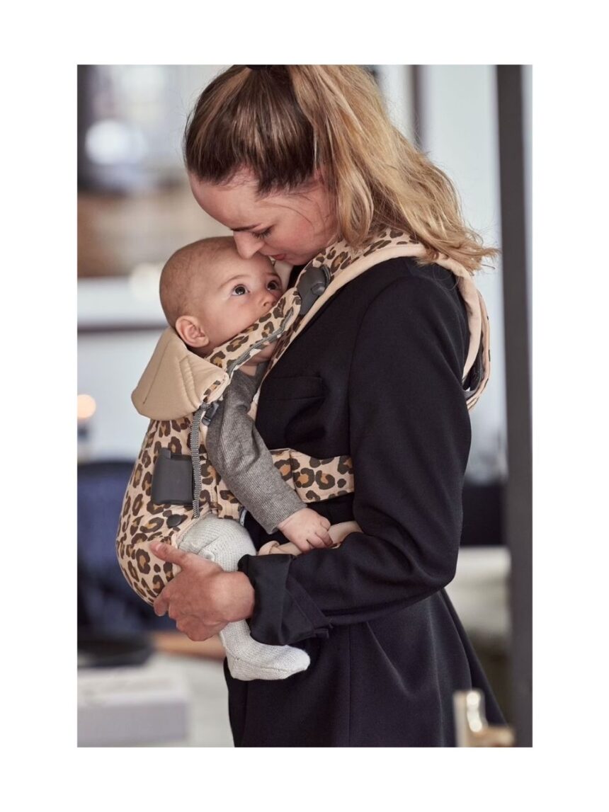 Babybjorn - μάρσιπος one cotton, beige leopard - Baby Bjorn