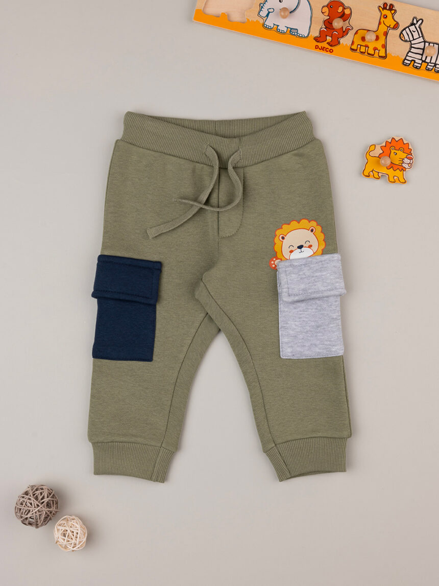 βρεφικό παντελόνι φούτερ χακί με λιονταράκι για αγόρι - Prénatal