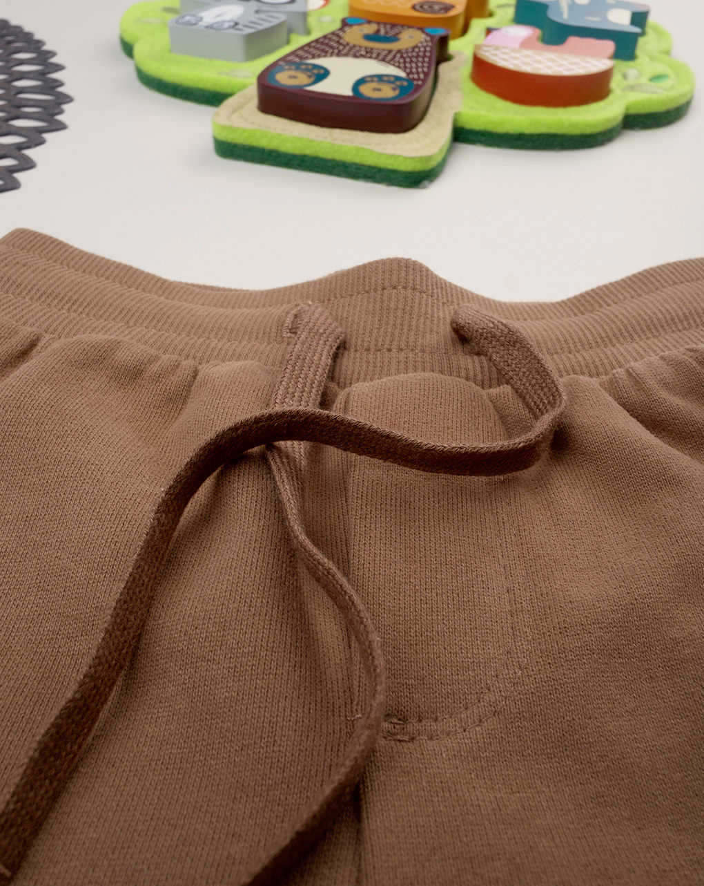 βρεφικό παντελόνι φούτερ καφέ με ένθετα για αγόρι - Prénatal