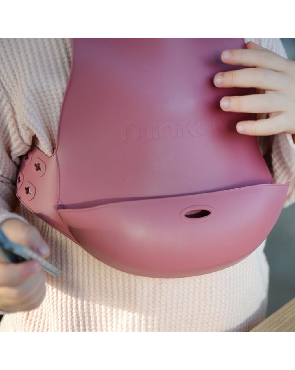 Minikoioi ελαστική σαλιάρα σιλικόνης velvet rose 0202-101020006 - MinikOiOi