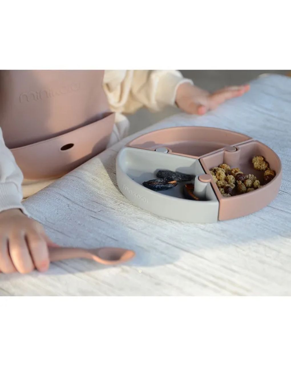 Minikoioi πιάτο puzzle σιλικόνης με αποσπώμενες θέσεις mineral blue/powder grey 0907-101390002 - MinikOiOi