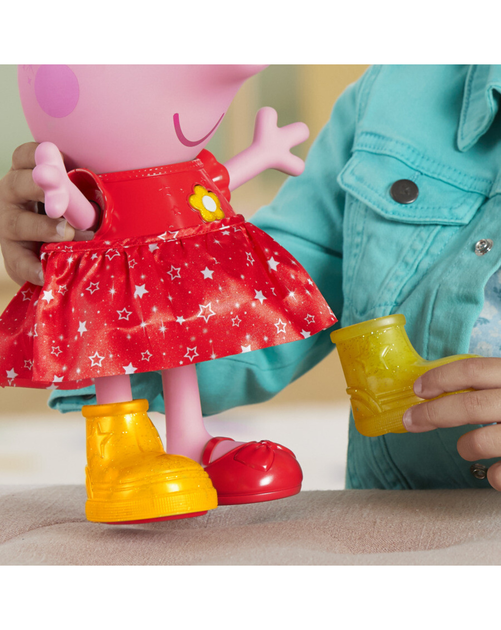 Peppa pig κούκλα peppas muddy puddles party, f8873 - Peppa Pig