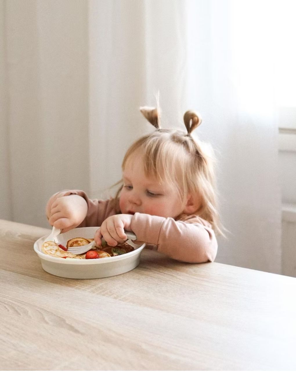 Twistshake πιάτο αντιολισθητικό 6m+ λευκό 32-08-78167 - Twistshake