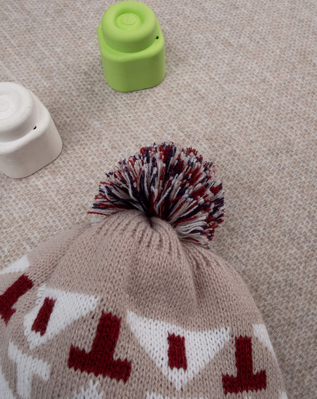 παιδικό σκουφάκι περουβιανού τύπου μπεζ/λευκό για αγόρι - Prénatal