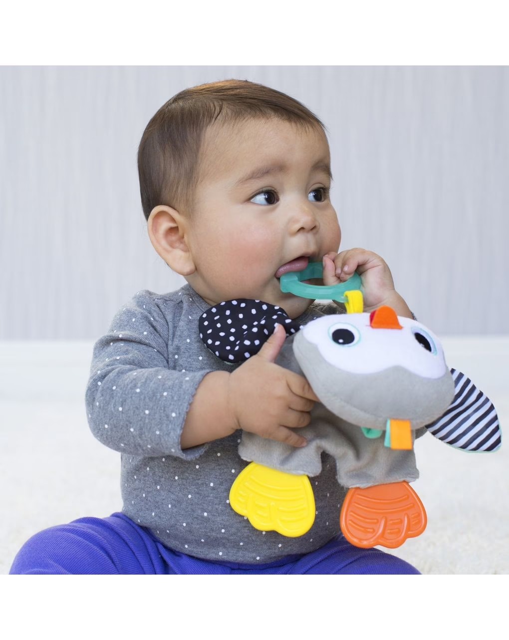 Infantino μασητικό πιγκουίνος cuddly teether, b-316329-01 - INFANTINO