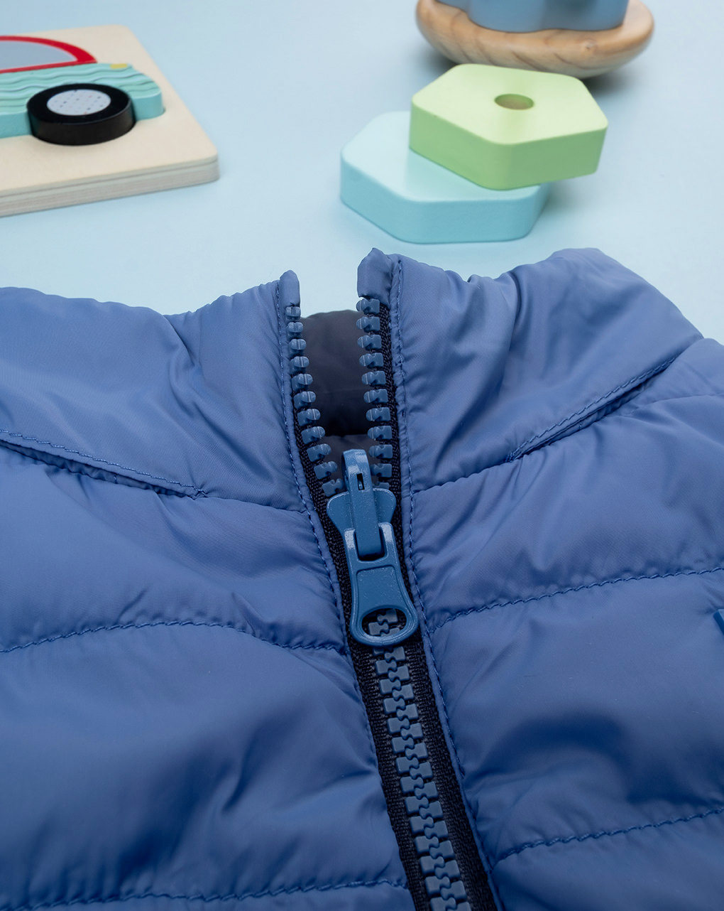 παιδικό αμάνικο μπουφάν μπλε με δεινόσαυρο για αγόρι - Prénatal