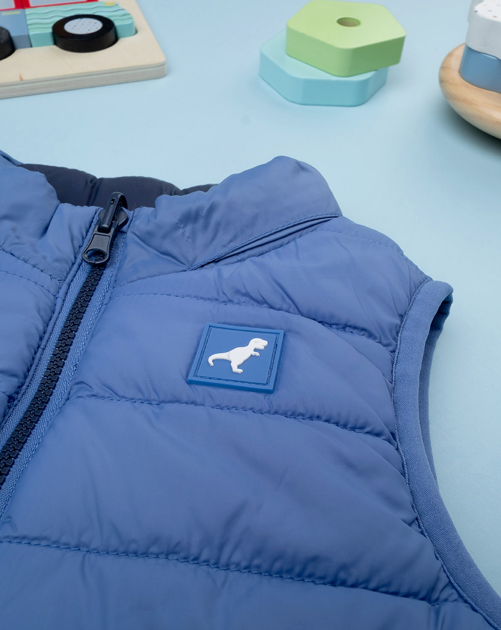 βρεφικό αμάνικο μπουφάν μπλε με δεινόσαυρο για αγόρι - Prénatal