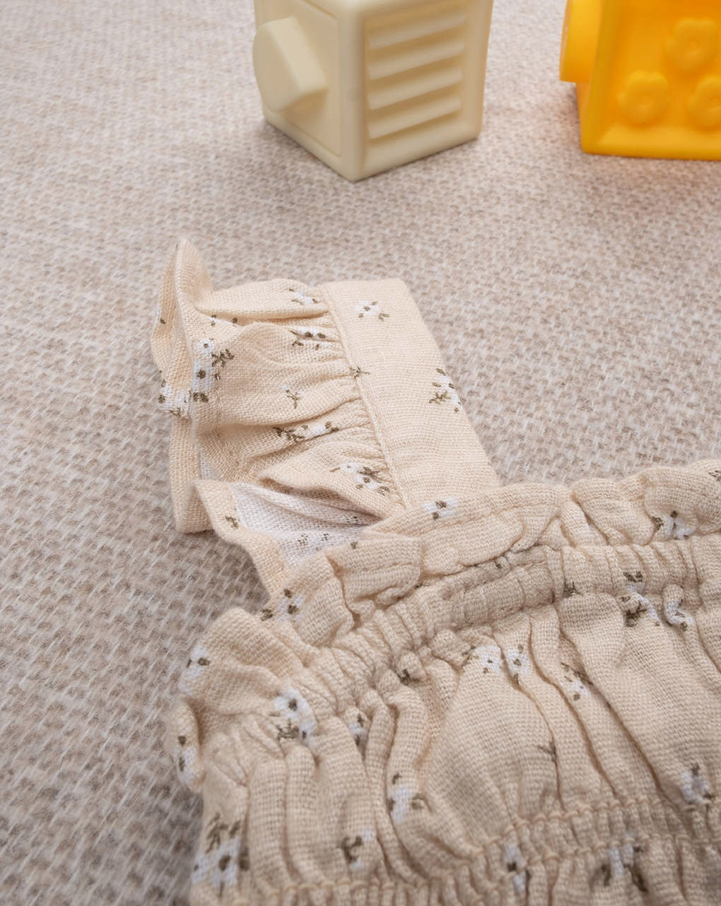 βρεφική αμάνικη μπλούζα μπεζ φλοράλ για κορίτσι - Prénatal