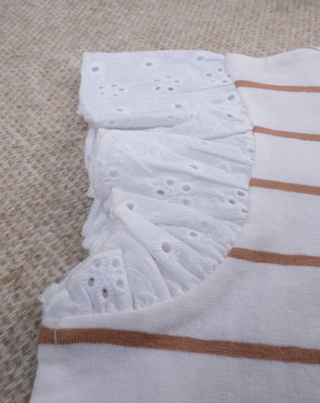 παιδικό t-shirt λευκό ριγέ καφέ sangallo για κορίτσι - Prénatal