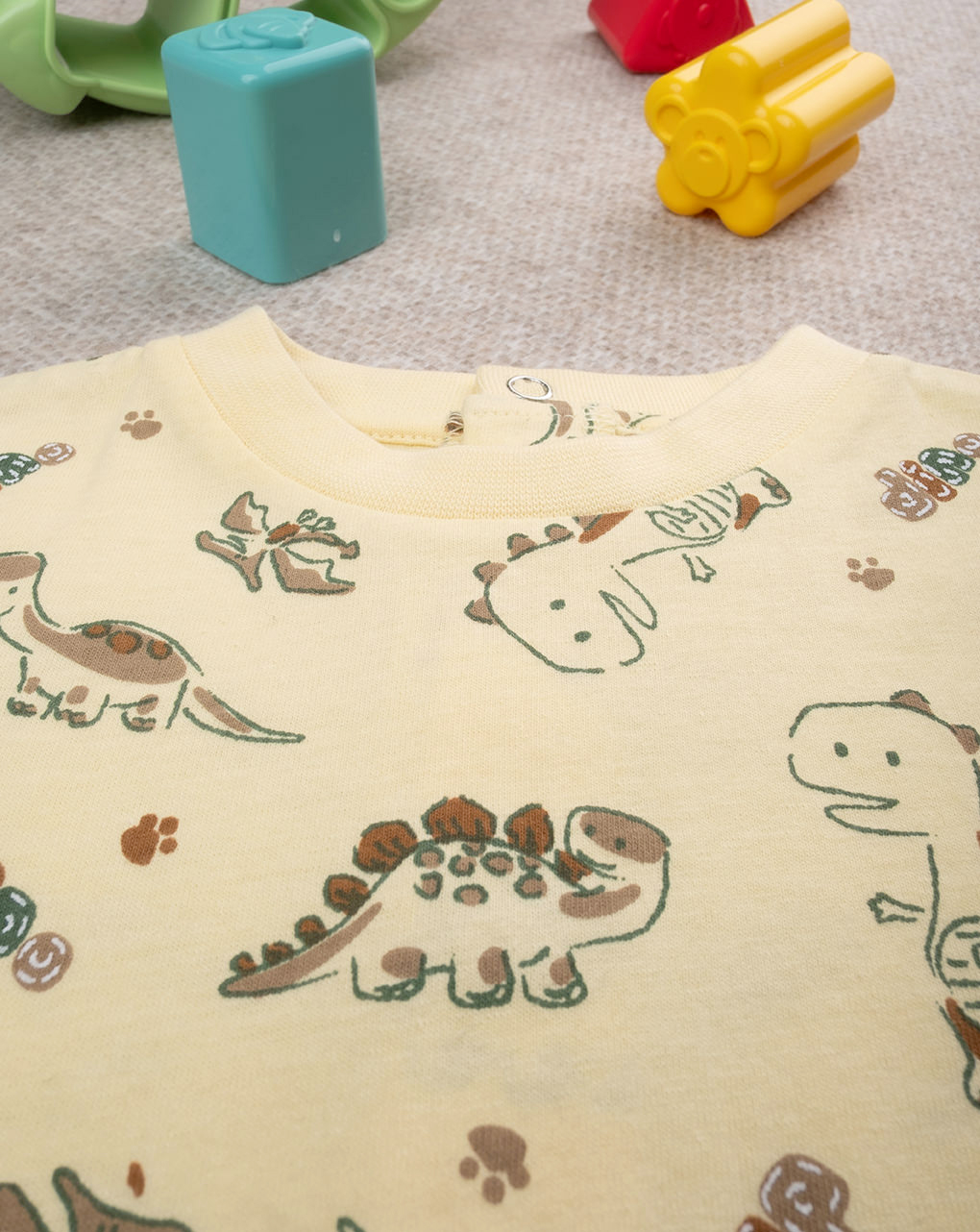 βρεφική ολόσωμη πιτζάμα κίτρινη με δεινόσαυρους για αγόρι - Prénatal