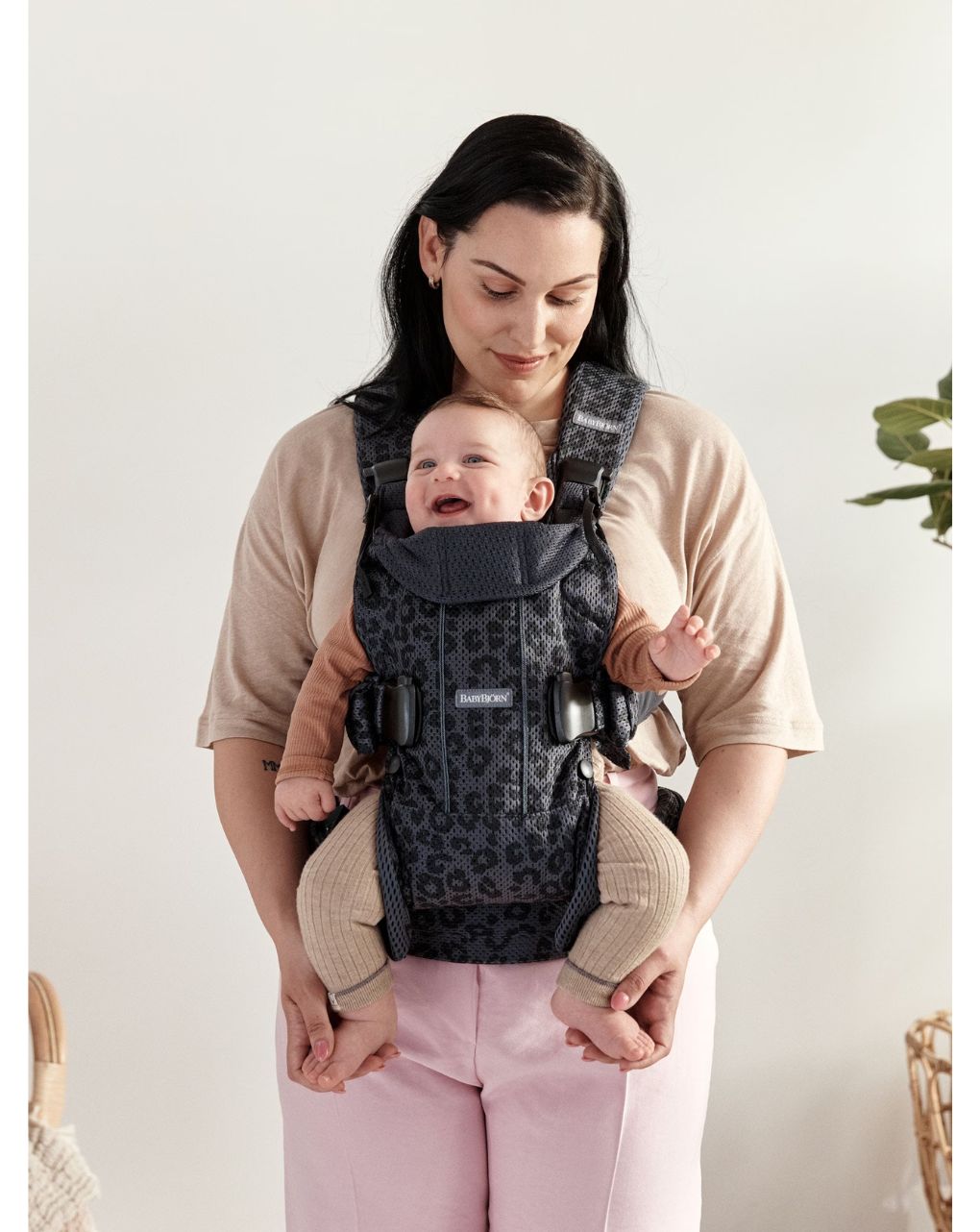 Babybjorn μάρσιπος one air 3d mesh anthracite/leopard - Baby Bjorn
