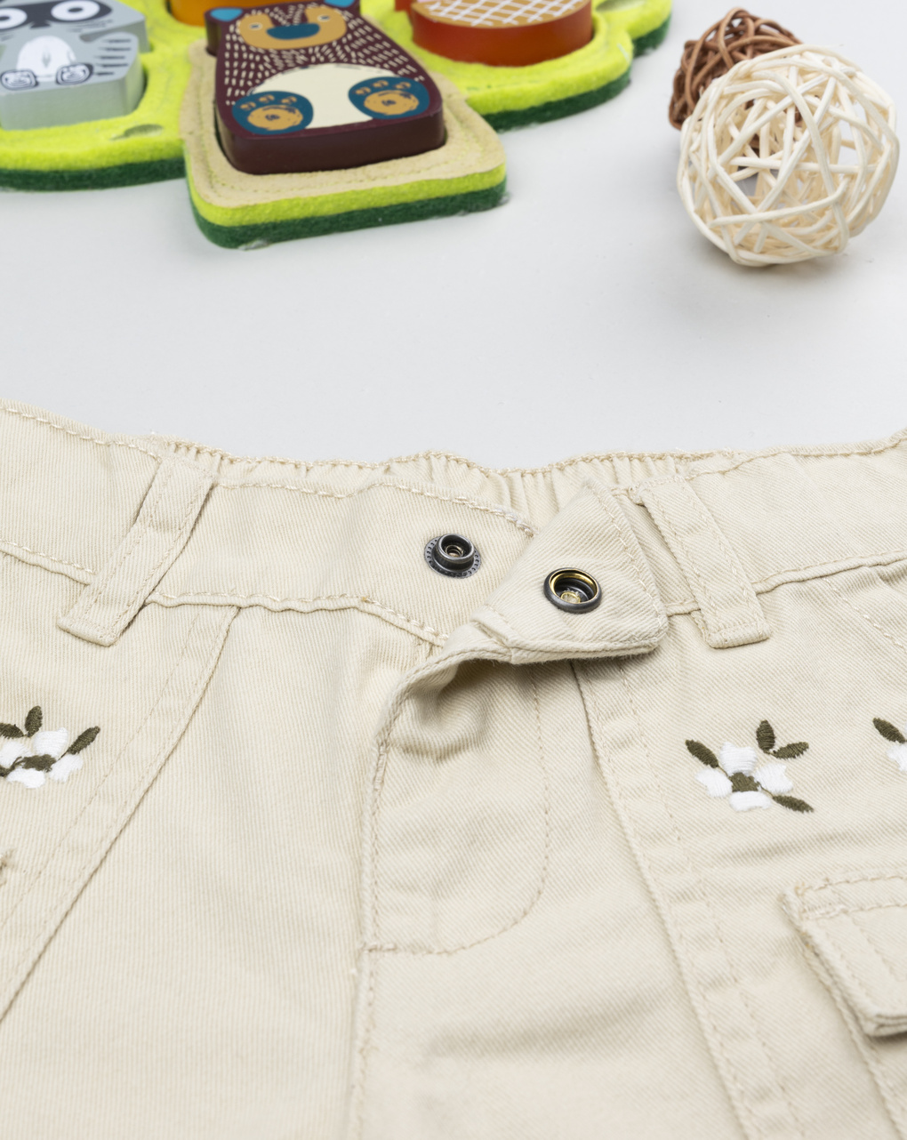 παιδικό σορτσάκι μπεζ με λουλούδια για κορίτσι - Prénatal