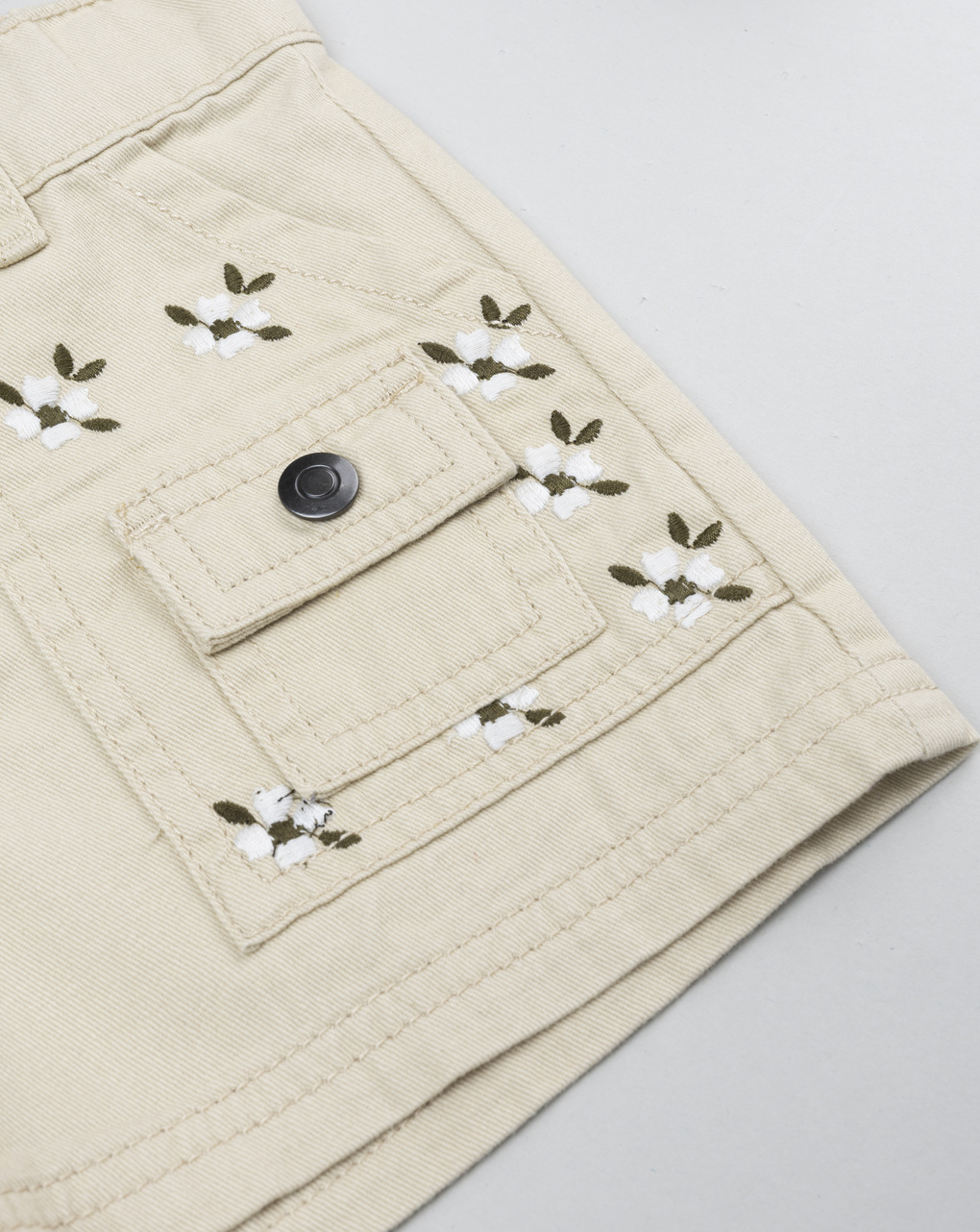 παιδικό σορτσάκι μπεζ με λουλούδια για κορίτσι - Prénatal