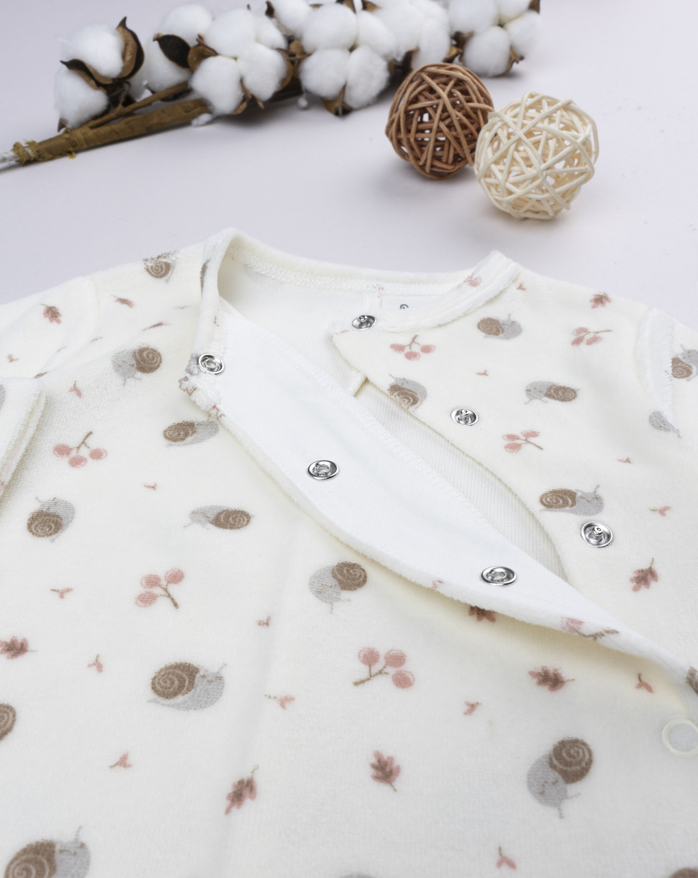 βρεφικό φορμάκι σενίλ λευκό με σαλιγκάρια για κορίτσι - Prénatal