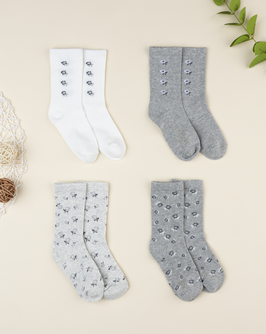 παιδικά καλτσάκια πακέτο x4 με λουλούδια για κορίτσι