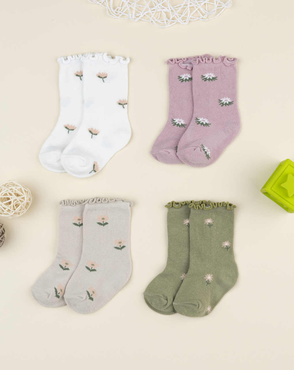 βρεφικά καλτσάκια πακέτο x4 με λουλούδια για κορίτσι