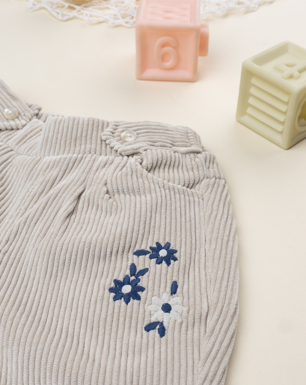 βρεφικό παντελόνι κοτλέ μπεζ με λουλούδια για κορίτσι - Prénatal