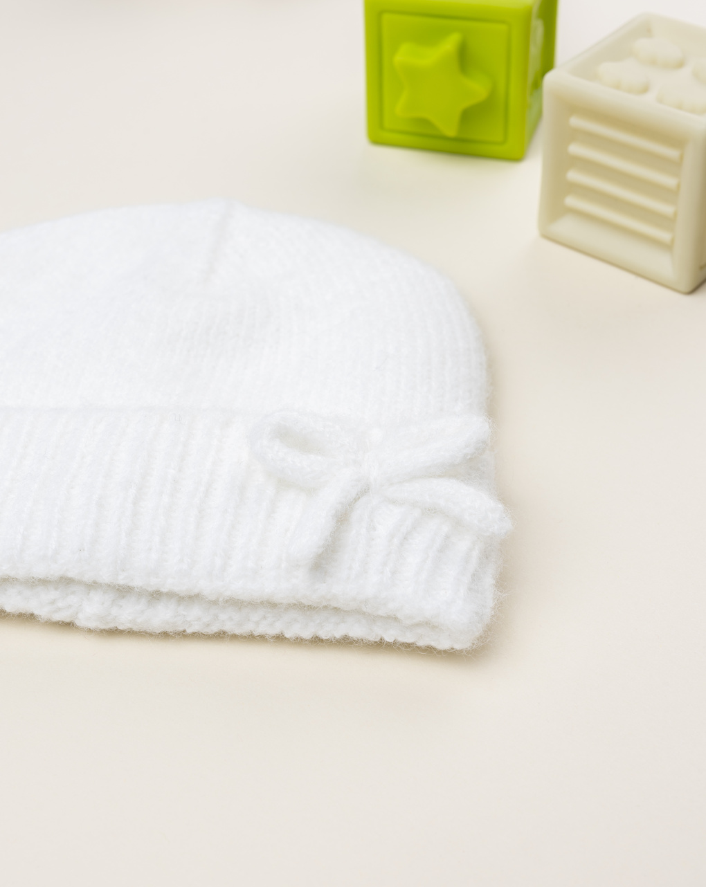 βρεφικό σκουφάκι πλεκτό λευκό με φιογκάκι για κορίτσι - Prénatal