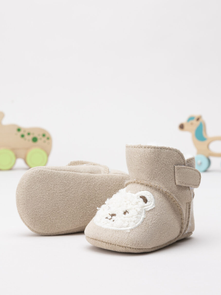 βρεφικά παπούσια αγκαλιάς καφέ με αρκουδάκι για αγόρι - Prénatal