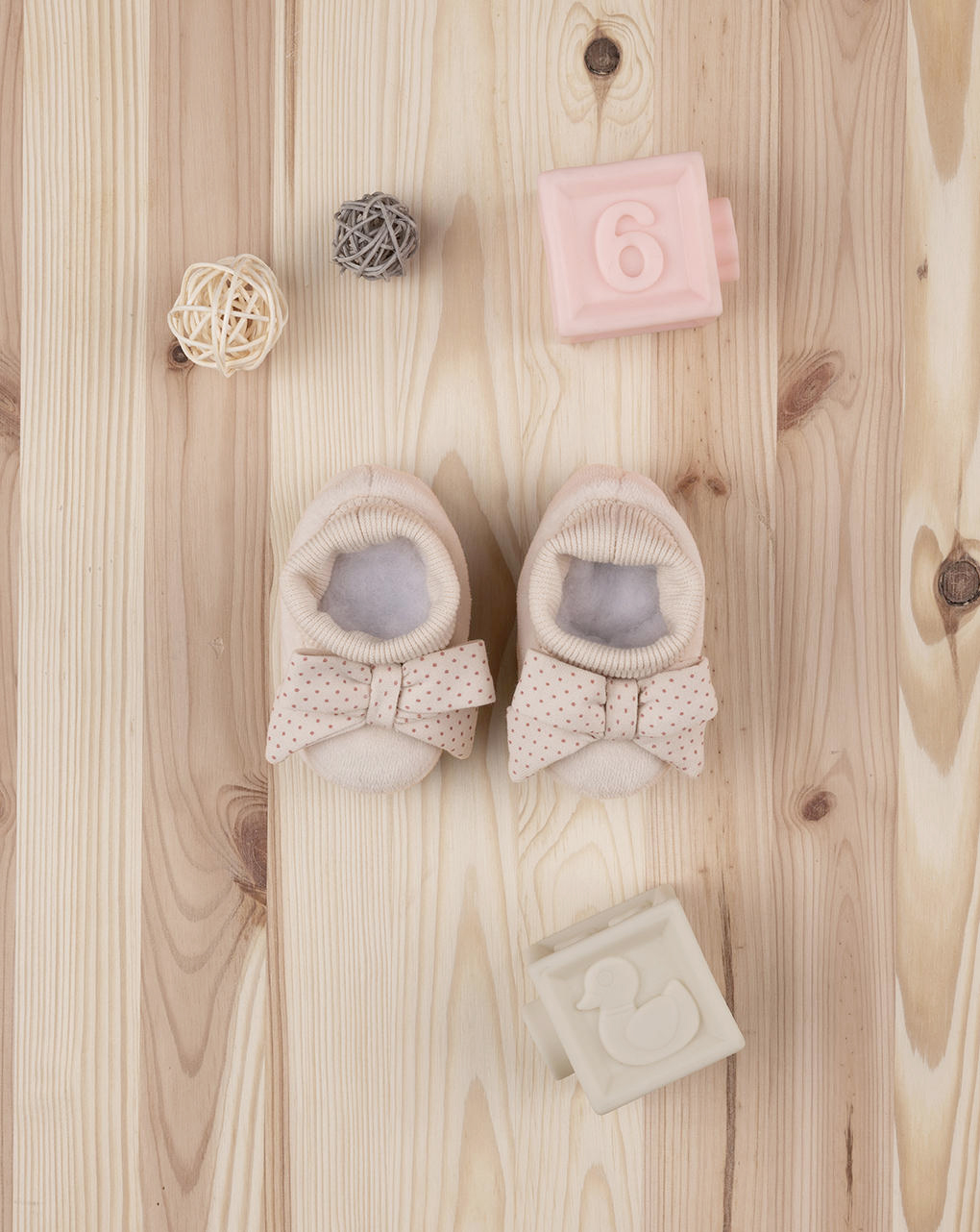 βρεφικά παπούτσια αγκαλιάς ροζ με φιογκάκια για κορίτσι - Prénatal