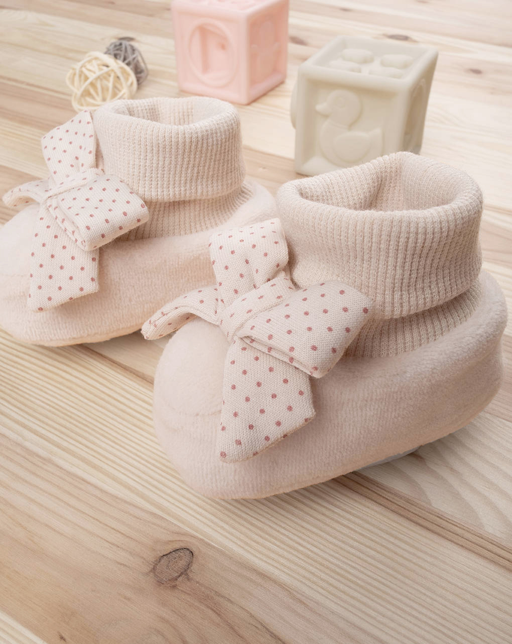 βρεφικά παπούτσια αγκαλιάς ροζ με φιογκάκια για κορίτσι - Prénatal