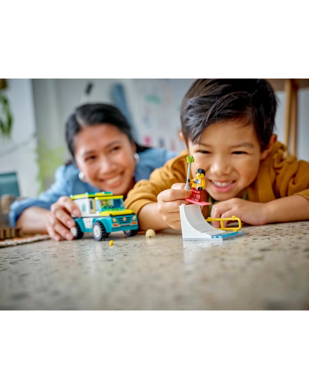 Lego city emergency ambulance & snowboarder 60403 - Lego