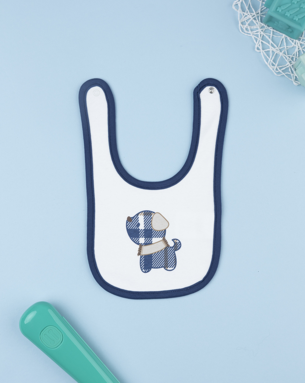 βρεφική σαλιάρα λευκή με σκυλάκι για αγόρι